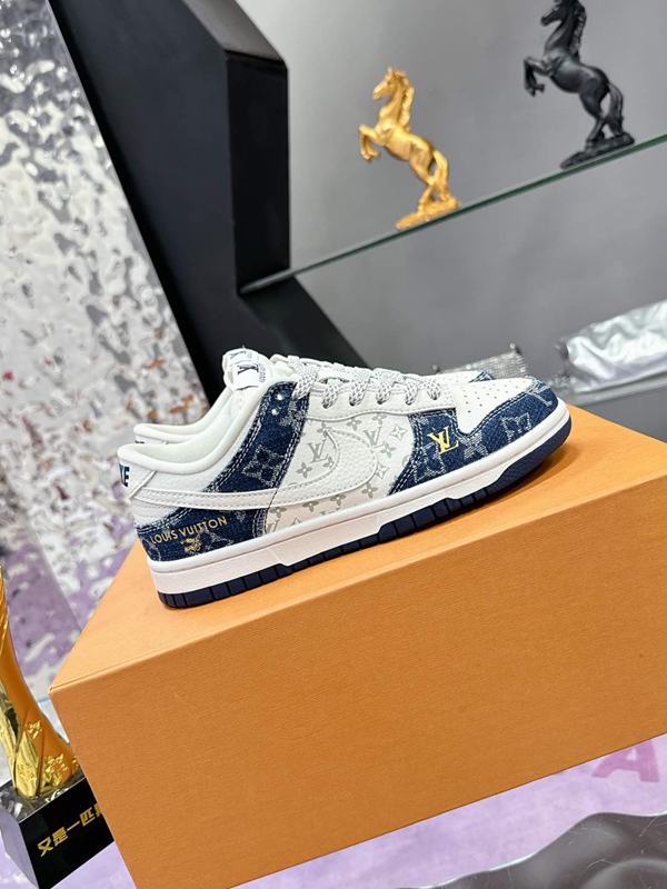 ナイキ靴背面デザイン